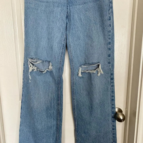 ZARA Super High Rise Baggy Mom Jeans Light Wash Trendy Size 2 Distressed - Picture 5 of 7